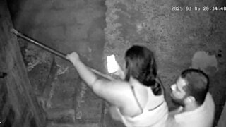 Kamera tersembunyi tangkap milf Brasil entot anak tiri