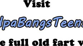 このユーロベイブがチンポに乗り、老人に口内射精されるの見て？