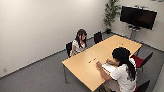 Audiție pentru idol adolescent japonez cu sâni naturali monștri și sâni ca baloane