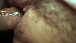 สาวน่ารักหีโหนก ถูกเย็ดโดยไม่ใส่ถุง