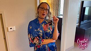 La maman de mon pote crève pour ma grosse bite