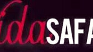 Genç Delikanlı Karımın Amını Dölle Dolduruyor ve Beni İçin Geriyor