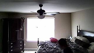 Karısı gizli kamerada sert aldatırken yakalandı yoğun aksiyon