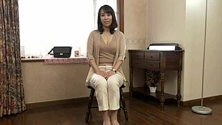 Mature wife Kaoru's first shoot, full of blowjobs and creampies! 🔥