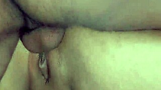 Di Video Rumahan Ini, Latina Berlekuk Remaja 18+ Naik Kontol Besar Saudara Tirinya Dengan Penuh Gairah