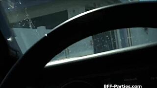 Po párty čtyřka se špinavými kamarádkami se stává divokou a bezuzdnou každou sekundu!