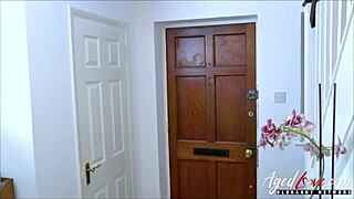 Wow, moden dame Ava får det så hardcore med Jack akkurat nå!