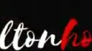 Latina amateur en medias de red se folla duro por amante de culos grandes. ¡Su tatuaje brilla!