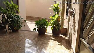 Esposa Gostosa Seduz Entregador de Gás para Encontro Selvagem - Tudo Vermelho