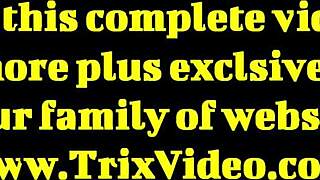 Sie will nur kommen, während die MILF zusieht