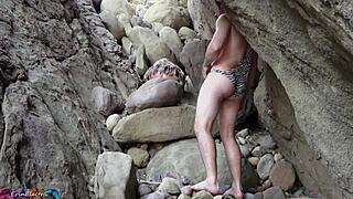 동굴 여자가 야한 섹스 갈구해서 롤플레이로 모든 구멍 채워